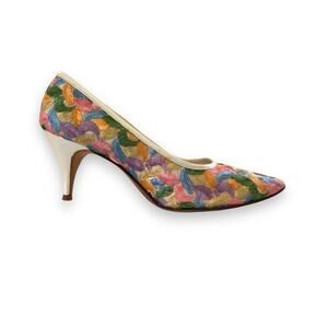 Vintage 70s Serenades by Florsheim Pastel Feather Embroidered Pumps Sz 7